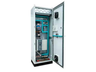 Interior do painel PSTX com componentes